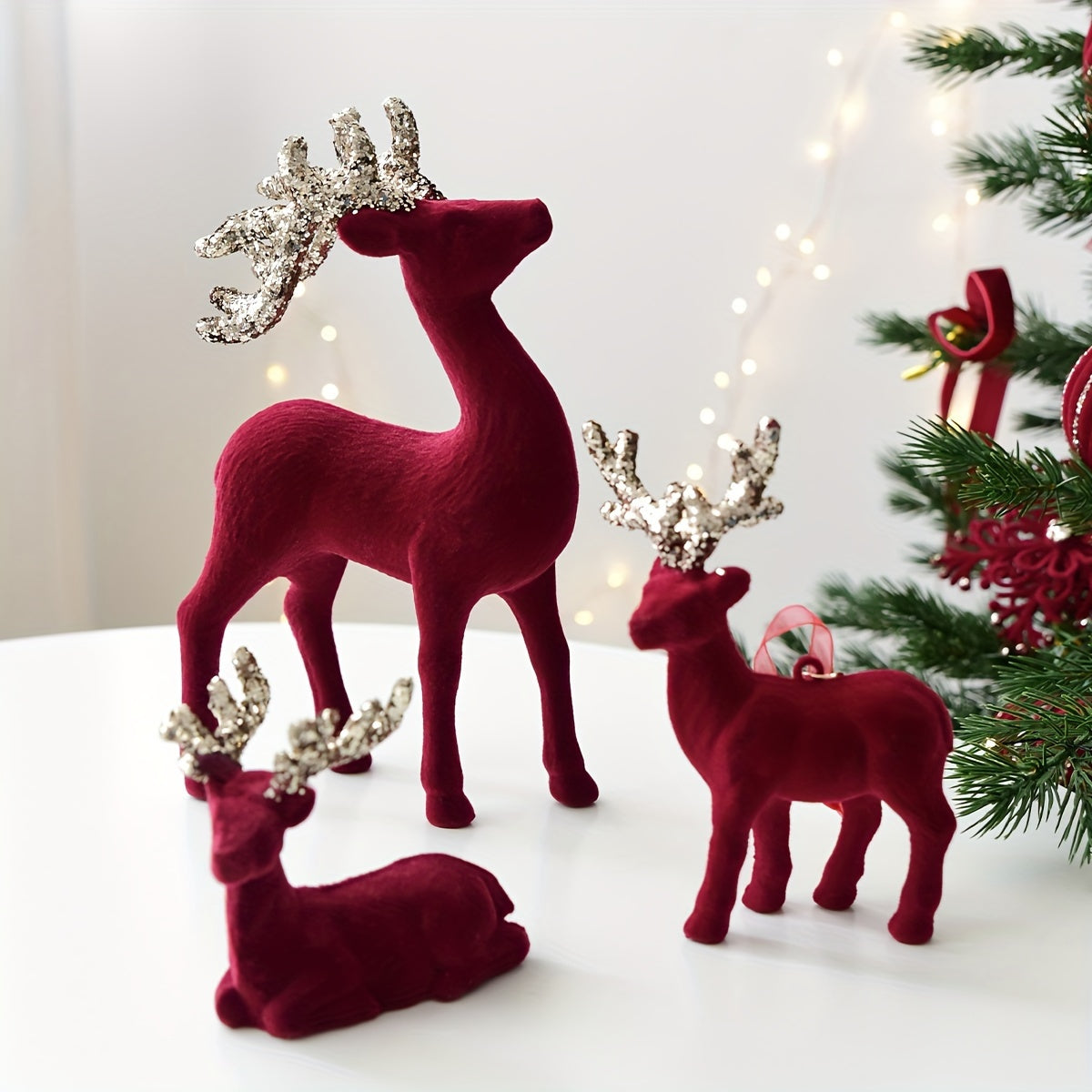 Burgundy Velvet Reindeer Ornament
Informações
